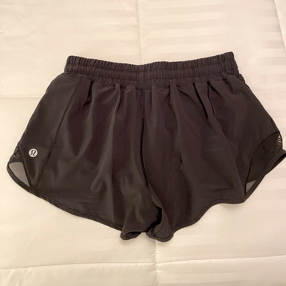 Lululemon Hotty Hot Low-Rise Lined Short 2.5"